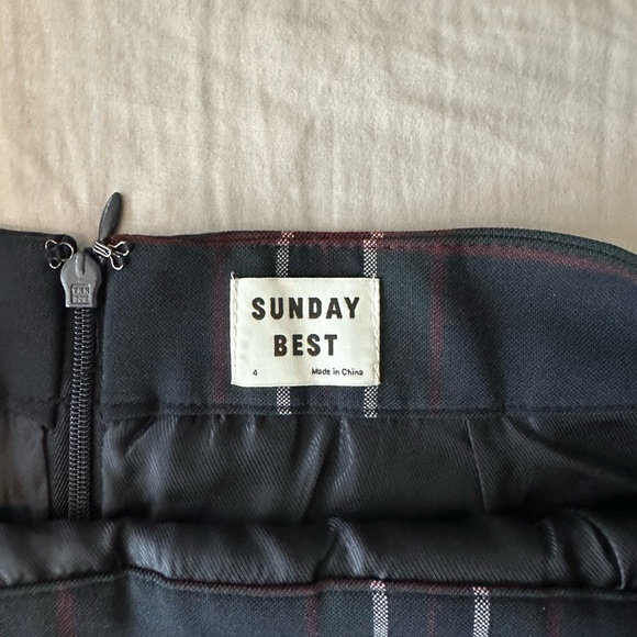 ARITZIA Sunday Best Pleated Skirt - Picture 3 of 5